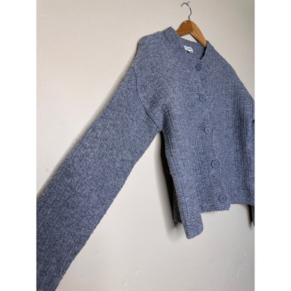 Max Studio Grey Textured Button-Up Sweater Cardigan Medium. Good - Picture 2 of 6
